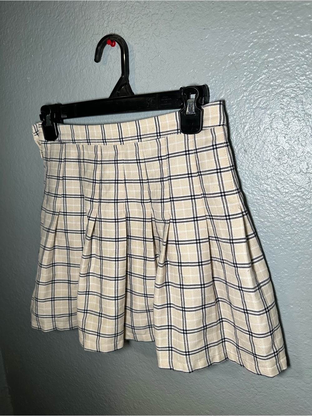 Aeropostale Cream Plaid Pleated Mini Skirt